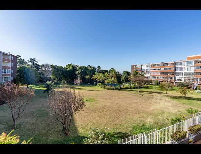 2 BEDROOM APARTMENT TO LET IN MELROSE NORTH